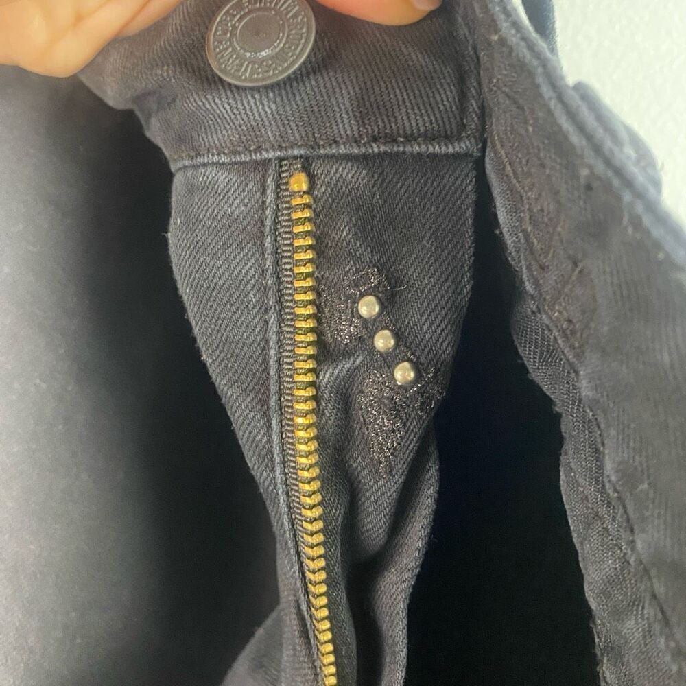 Robin’s Jean Mens Black Distressed Jeans w/ Studded Detail - Picture 15 of 16